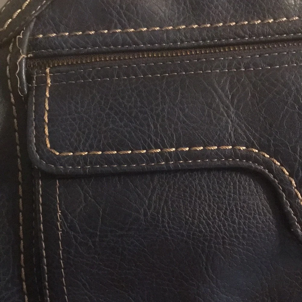 B.O.C. Crossbody Pepple Leather Bag Stitch Trim